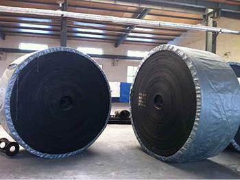 Bande transporteuse en polyester